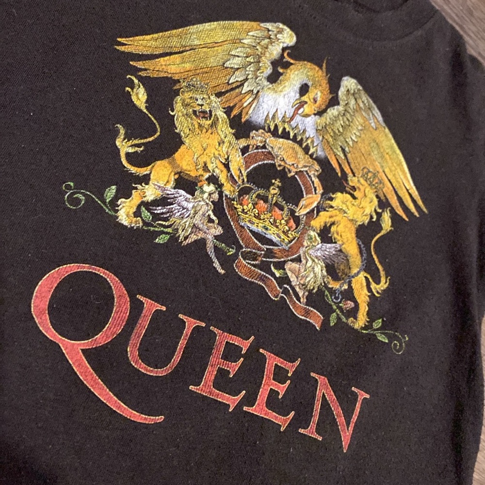‼️QUEEN‼️ - Picture 2 of 4